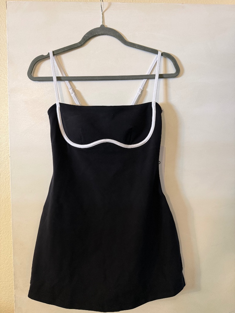 Size Small Alo Yoga Airbrush Streamlined Dress